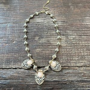 Plunder vintage Pearl & rose colored stone necklace.